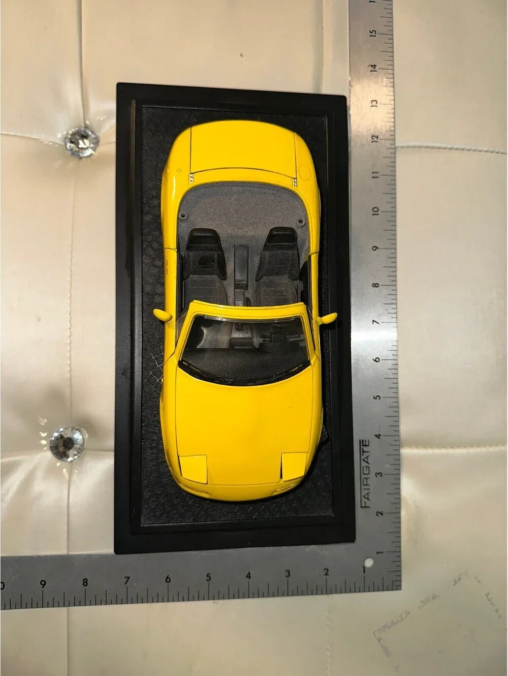 Kyosho Yellow MX-5 Miata Vintage Model Car Detailed 1:18